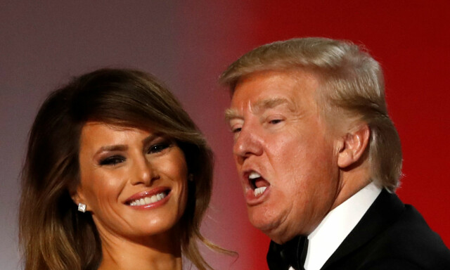 image: Donald Trump sang med da han og Melania svingte seg til «My Way»